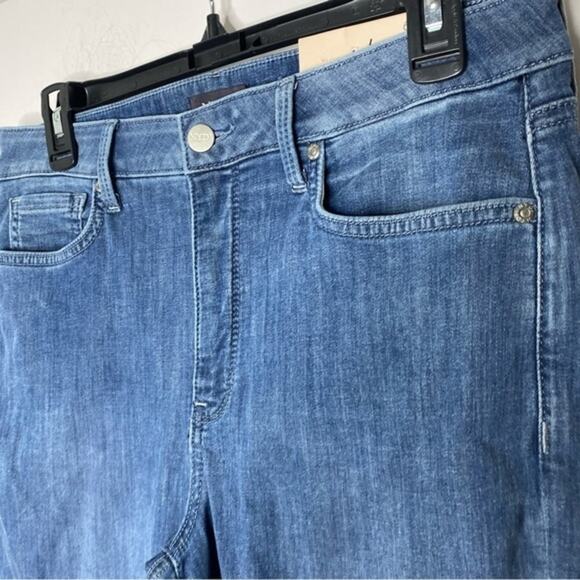 NWT NYDJ Relaxed Straight Jeans Size 6 Lift Tuck Technology Casual - Picture 4 of 9